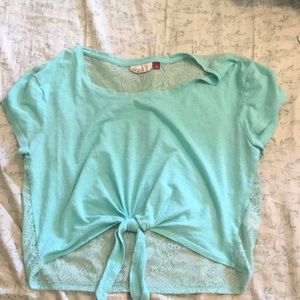 Blue cropped shirt